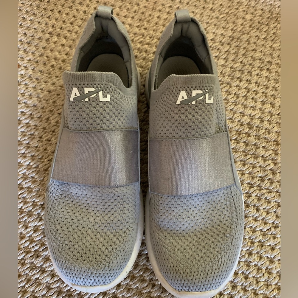 APL shoes